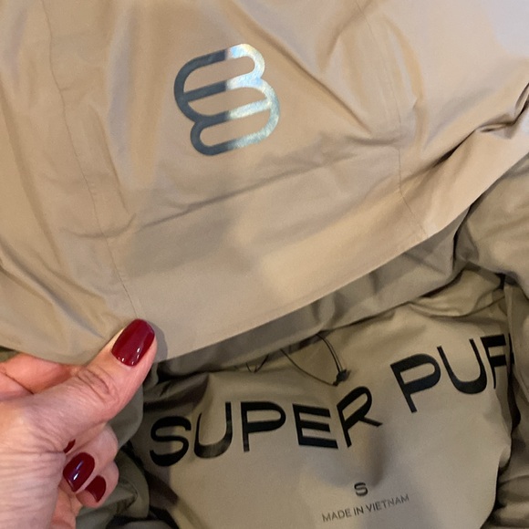 Aritzia Beige Hooded Puffer Coat - Picture 4 of 5